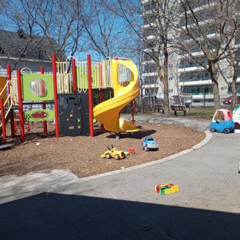 Dalhousie South Park - Play structure - Parks Near Me - Ottawa, Ontario