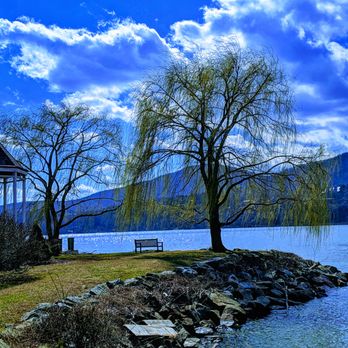Dolly's Restaurant - Beautiful serene spot to take a walk. - New American Near Me - Philipstown, New York