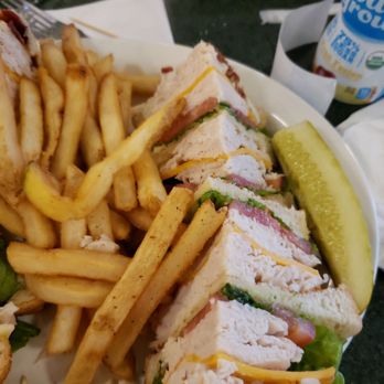 Metro Diner - Diners Near Me - Ponte Vedra Beach, Florida