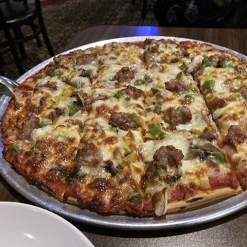Hazelhurst Pub - Bill's Favorite Pizza - American Near Me - Hazelhurst, Wisconsin