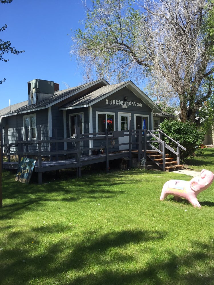 JUNE’S BUNGALOW Updated August 2024 12 Reviews 122 Woodrose St