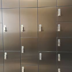 Barry’s - Lockers