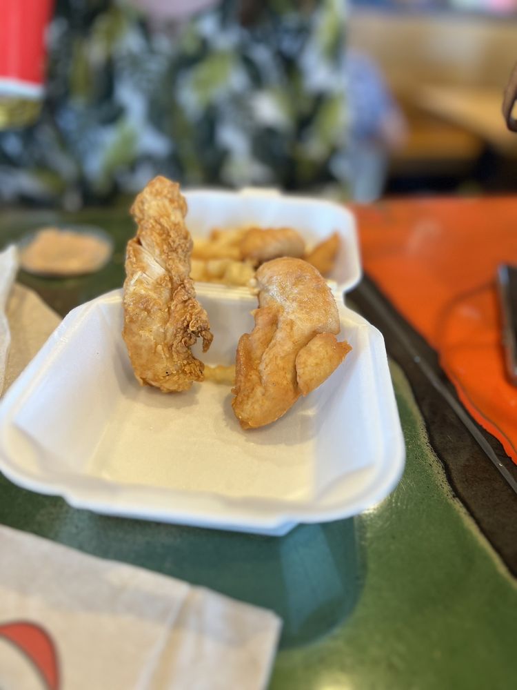 RAISING CANE’S CHICKEN FINGERS 10 Reviews 3218 S Clack St, Abilene