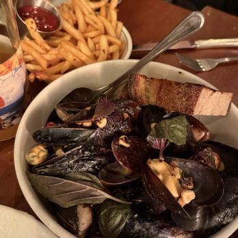 Dudley Market - Steamed Mussels & Fries - Wine Bars Near Me - Venice, California