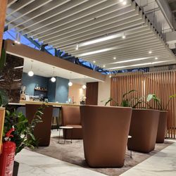 Plaza Premium Lounge - Bar area