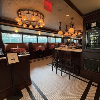 Le District - Market District - Interior - French Near Me - New York, New York Le District - Market District - Interior - French Near Me - New York, New York