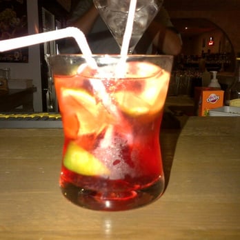 S'Beer - A cocktail WITH cranberry juice in France. Incredible. - Beer Bar Near Me - Ferney Voltaire, 01