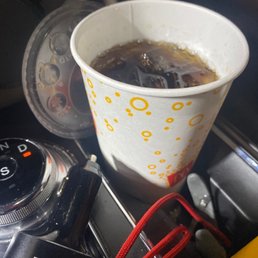 Look at the soda both of them missing coke and ice incredible Look at the soda both of them missing coke and ice incredible