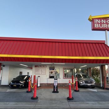 In-N-Out Burger - Amazing staff very friendly best burger ever - Fast Food Near Me - Tujunga, California
