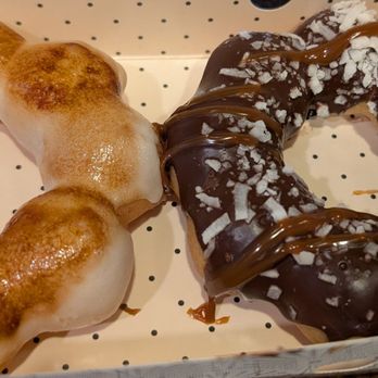 Retreat Sweets - Creme brulee and samoa donut - Cafes Near Me - Westport, Connecticut Retreat Sweets - Creme brulee and samoa donut - Cafes Near Me - Westport, Connecticut