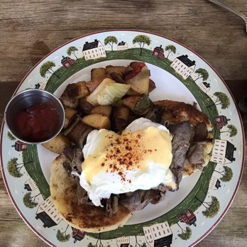 C'est La Vie Bistro - Daily special: roast beef egg Benedict - French Near Me - Northborough, Massachusetts C'est La Vie Bistro - Daily special: roast beef egg Benedict - French Near Me - Northborough, Massachusetts