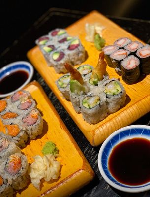 Sushi Yasaka by null