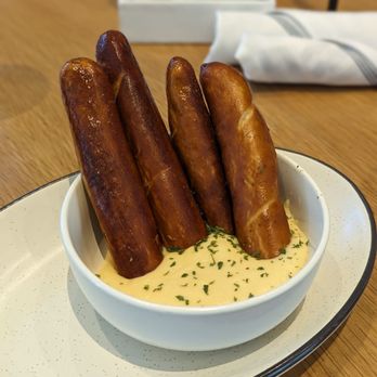 Dish Society - Pretzel and Gouda cheese dip - Southern Near Me - Austin, Texas