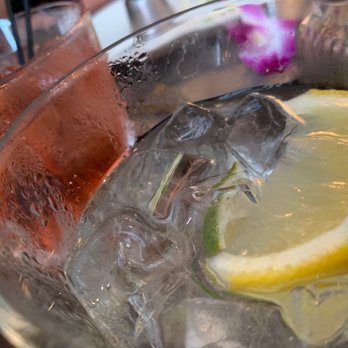 Solon Hotel - Fabulous drinks - Hotels Near Me - Solon, Maine