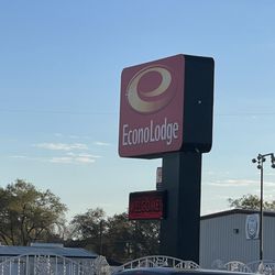 Econo Lodge Fallon Naval Air Station Area - This is the establishments sign