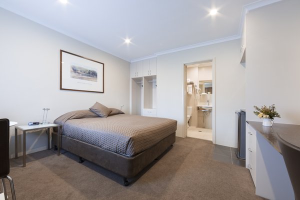 Forrest Hotel and Apartments by null