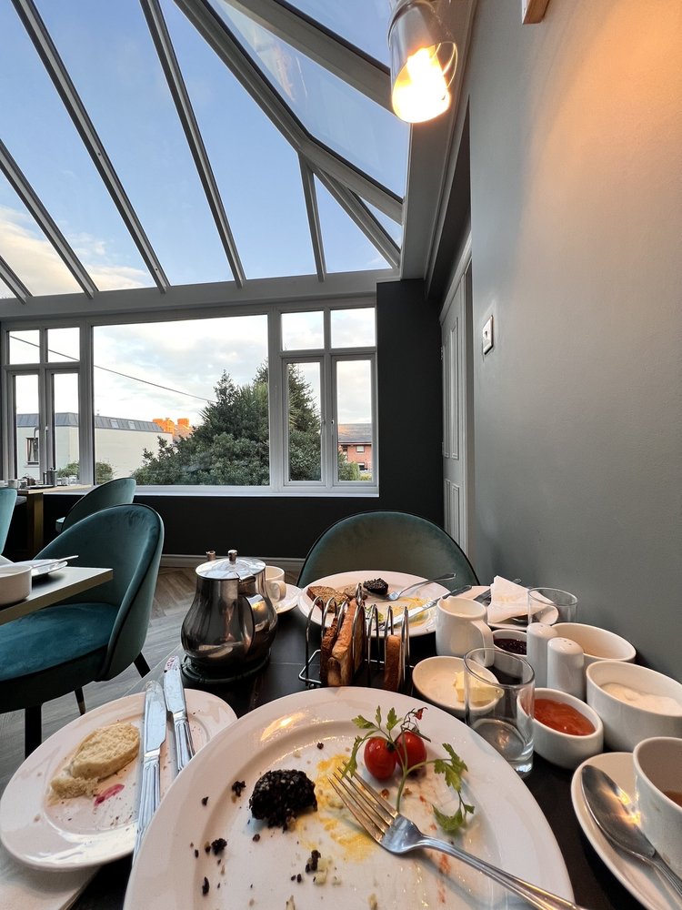 ARIEL HOUSE Updated September 2024 35 Photos & 28 Reviews 52