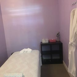 Adore Massage - Clear room, sweet lady