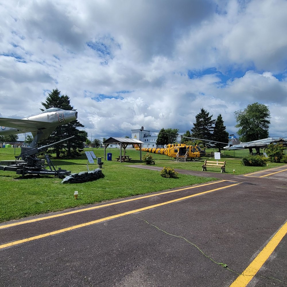 Air Defence Museum - A different view of the outside airplane exhibit - Museums Near Me - Saguenay, Quebec