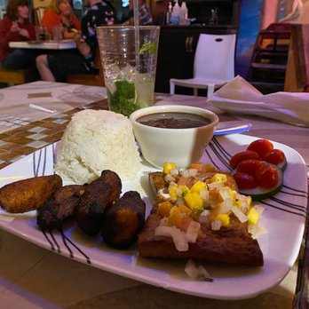 El Ambia Cubano - Fish platter - Cuban Near Me - Melbourne, Florida