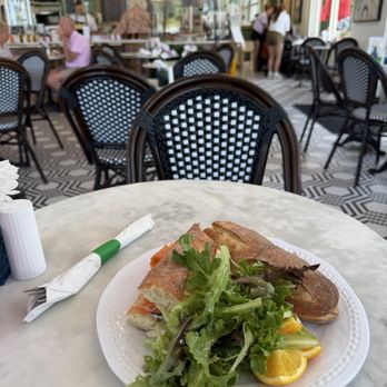 Le Petit Paris San Pablo - Smoked salmon sandwich - French Near Me - Jacksonville, Florida Le Petit Paris San Pablo - Smoked salmon sandwich - French Near Me - Jacksonville, Florida