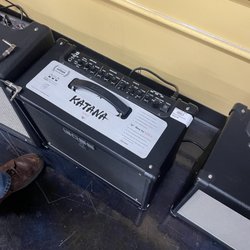 Harry's Guitar Shop - Amp