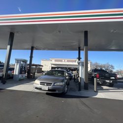 7 Eleven - Gas station