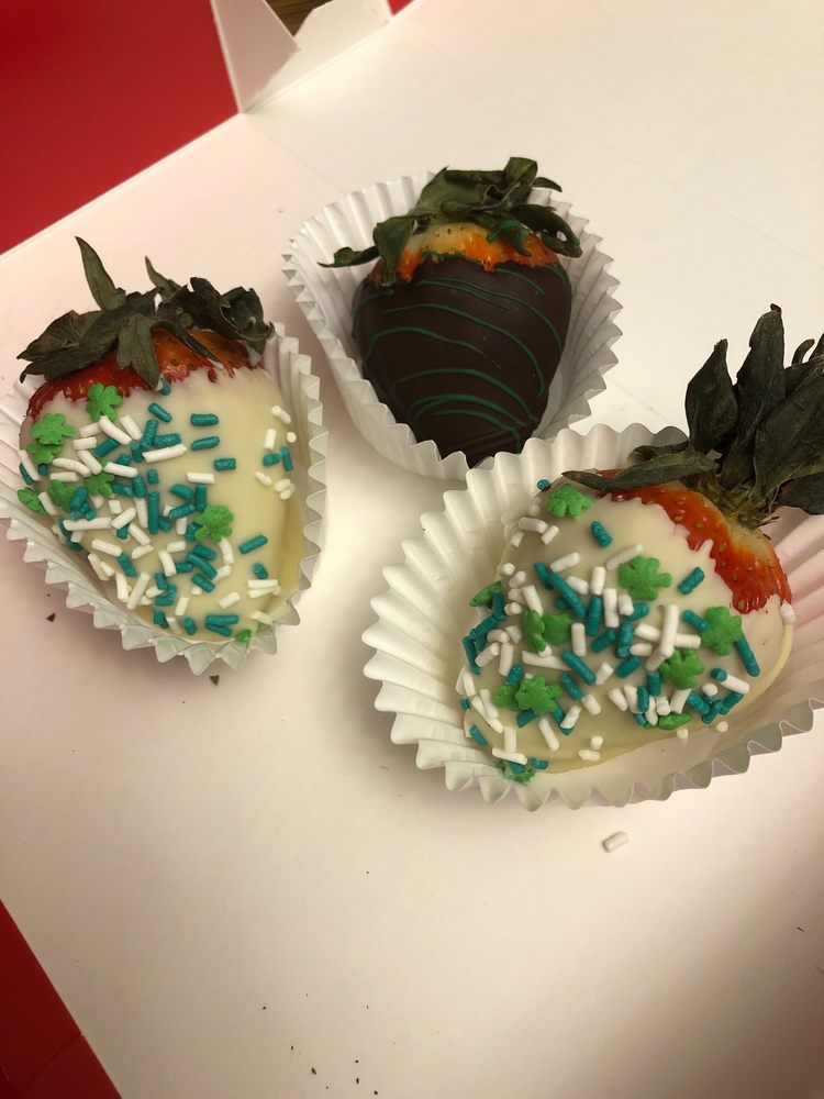 EDIBLE ARRANGEMENTS Updated October 2024 15831 97th Street, Edmonton, Alberta Gift Shops