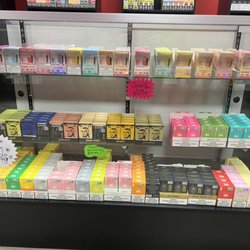Woodland Smoke and Vape - Geekbars! Flums! And more!