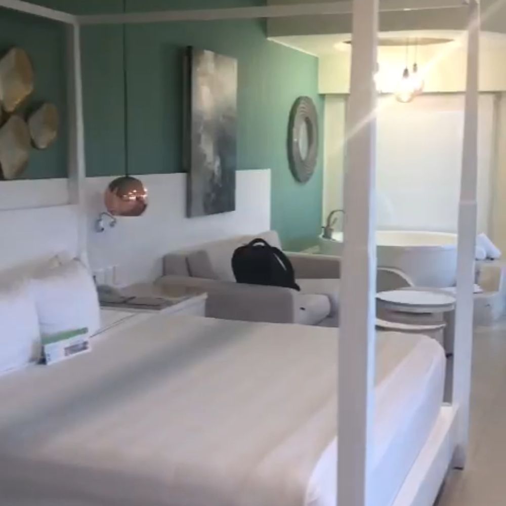All Inclusive Outlet - Honeymoon suite - Travel Services Near Me - Georgetown, Kentucky All Inclusive Outlet - Honeymoon suite - Travel Services Near Me - Georgetown, Kentucky
