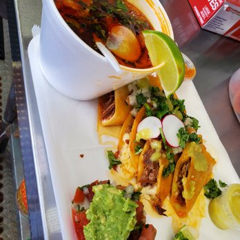 Tacos Barajas - a plate of tacos and a bowl of guacamole - Tacos Near Me - Rochester, Minnesota Tacos Barajas - a plate of tacos and a bowl of guacamole - Tacos Near Me - Rochester, Minnesota