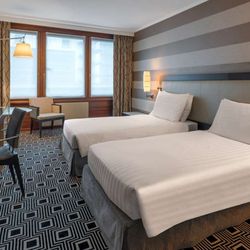 Hilton Geneva Hotel and Conference Centre - Guest room