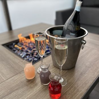 zinc@shade - Bottomless Mimosas - New American Near Me - Manhattan Beach, California zinc@shade - Bottomless Mimosas - New American Near Me - Manhattan Beach, California