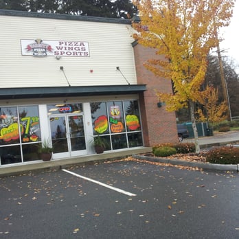 Varsity Pizza and Wings - the front of the restaurant - Pizza Near Me - Roy, Washington