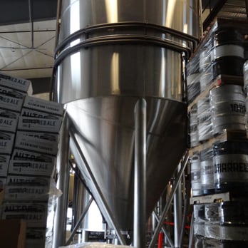 10 Barrel Brewing - East Side Bend - Another look at the 400 bbl fermenter. - Breweries Near Me - Bend, Oregon 10 Barrel Brewing - East Side Bend - Another look at the 400 bbl fermenter. - Breweries Near Me - Bend, Oregon