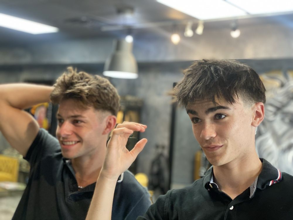 Lui’s Barbershop Logo