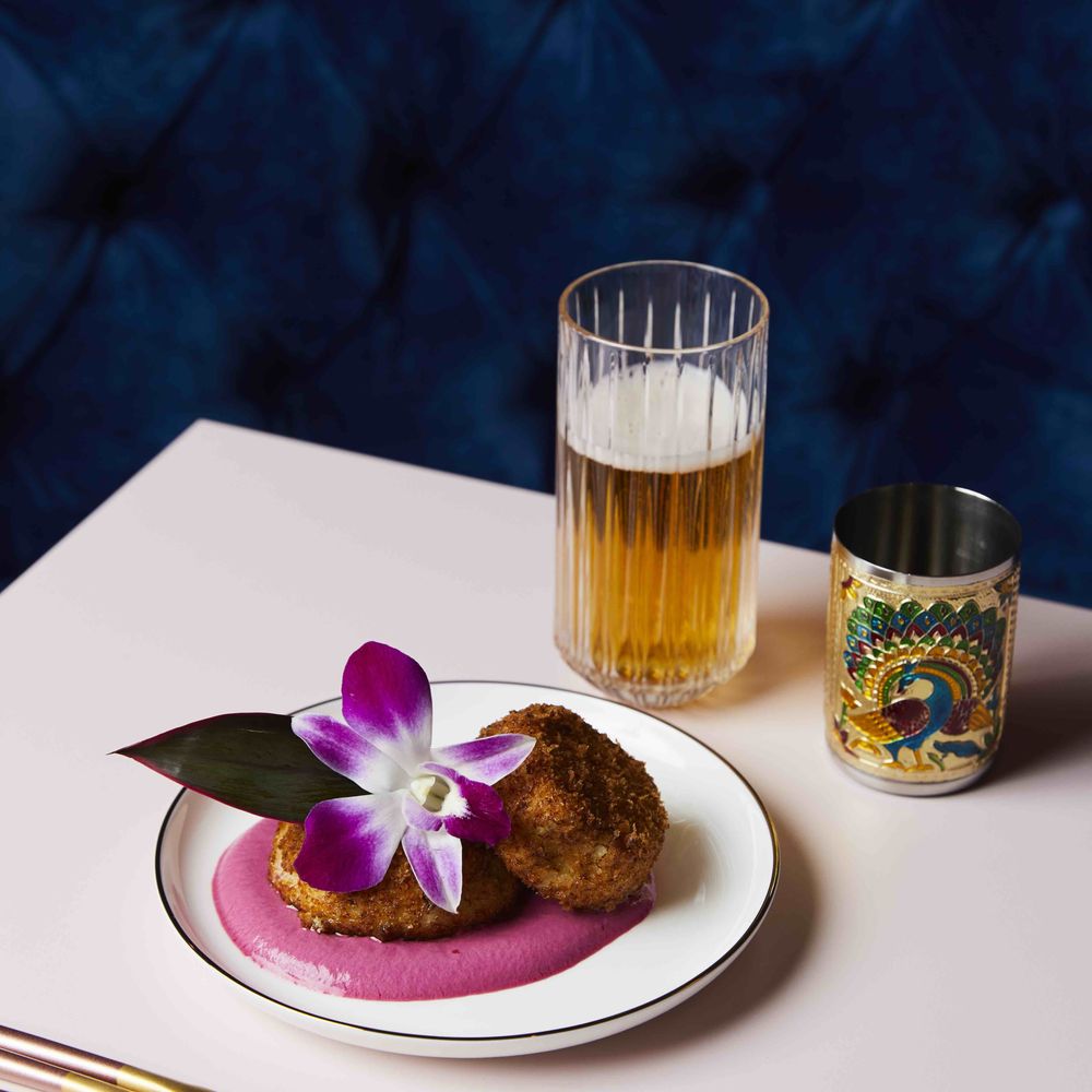 The Best 10 Restaurants near Her Majesty