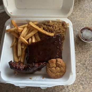 TopFusion SmokeHouse - BBQ Ribs w/BBQ rice/Cajun fries, cornbread & sauce - Smokehouse Near Me - Springfield, Massachusetts TopFusion SmokeHouse - BBQ Ribs w/BBQ rice/Cajun fries, cornbread & sauce - Smokehouse Near Me - Springfield, Massachusetts