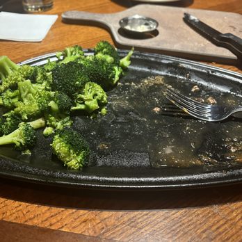 Outback Steakhouse - Steakhouses Near Me - Charlotte, North Carolina