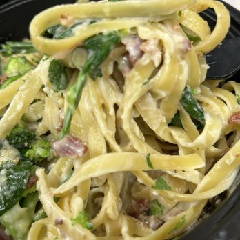 Noodles and Company - Crispy Chicken Bacon Alfredo - Noodles Near Me - Oswego, Illinois Noodles and Company - Crispy Chicken Bacon Alfredo - Noodles Near Me - Oswego, Illinois