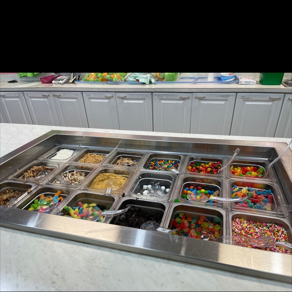 SWEETFROG PREMIUM FROZEN YOGURT Updated August 2024 13 Reviews