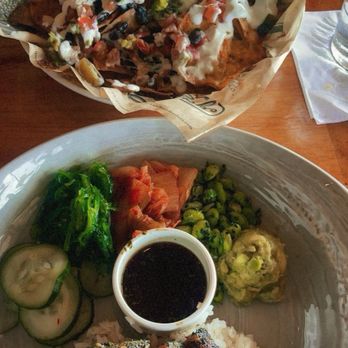 Duke's Malibu - Dukes Classic Burger Black Bean Nachos Seared Ahi Bowl* - New American Near Me - Malibu, California