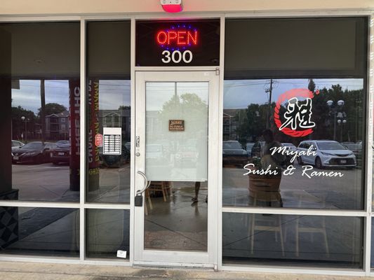 Miyabi Sushi & Ramen by null