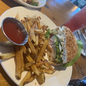 Marlborough Tavern - Fried Chicken sandwich - American Near Me - Marlborough, Connecticut Marlborough Tavern - Fried Chicken sandwich - American Near Me - Marlborough, Connecticut