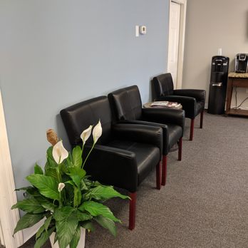 Ears 4 U Hearing Services - Waiting room - Hearing Aid Providers Near Me - Nashville, Tennessee Ears 4 U Hearing Services - Waiting room - Hearing Aid Providers Near Me - Nashville, Tennessee