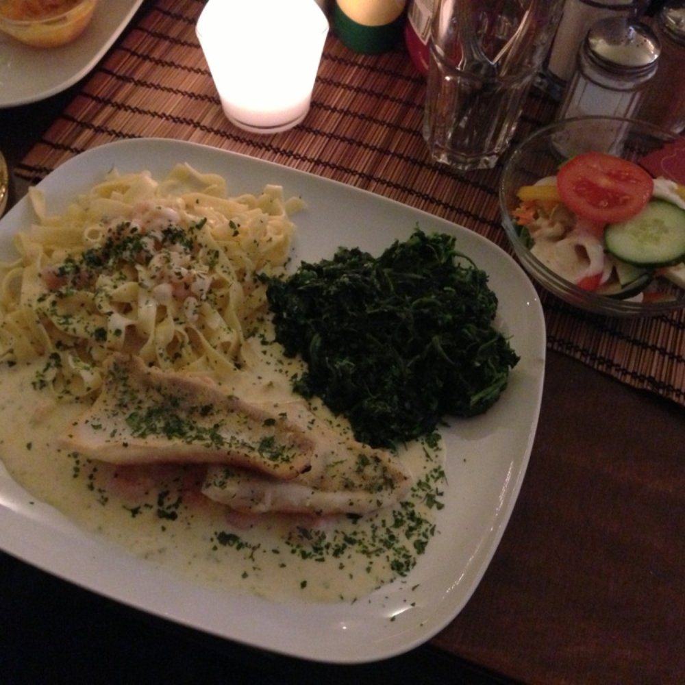 Cafe Central - Zanderfilet - Restaurants Near Me - Lippstadt, NW