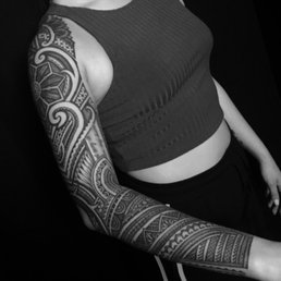 Zoom in and check out that detail! My henna inspired Filipino sleeve!
