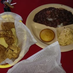 Fried chicken wings and red beans