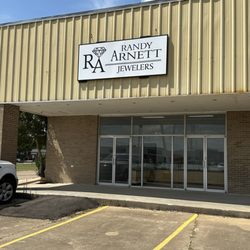 Randy Arnett Jewelers - Randy Arnett Jewelers is located at 1207 Lee Drive in the Westgate Shopping Center.