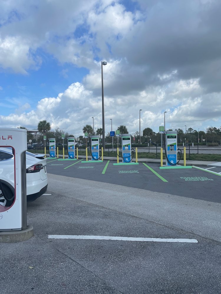 TESLA SUPERCHARGER 184 Florida's Turnpike, Okeechobee, Florida EV